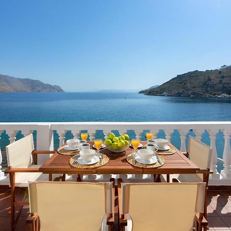 Maravelia Mare Guest House Sými Luaran gambar